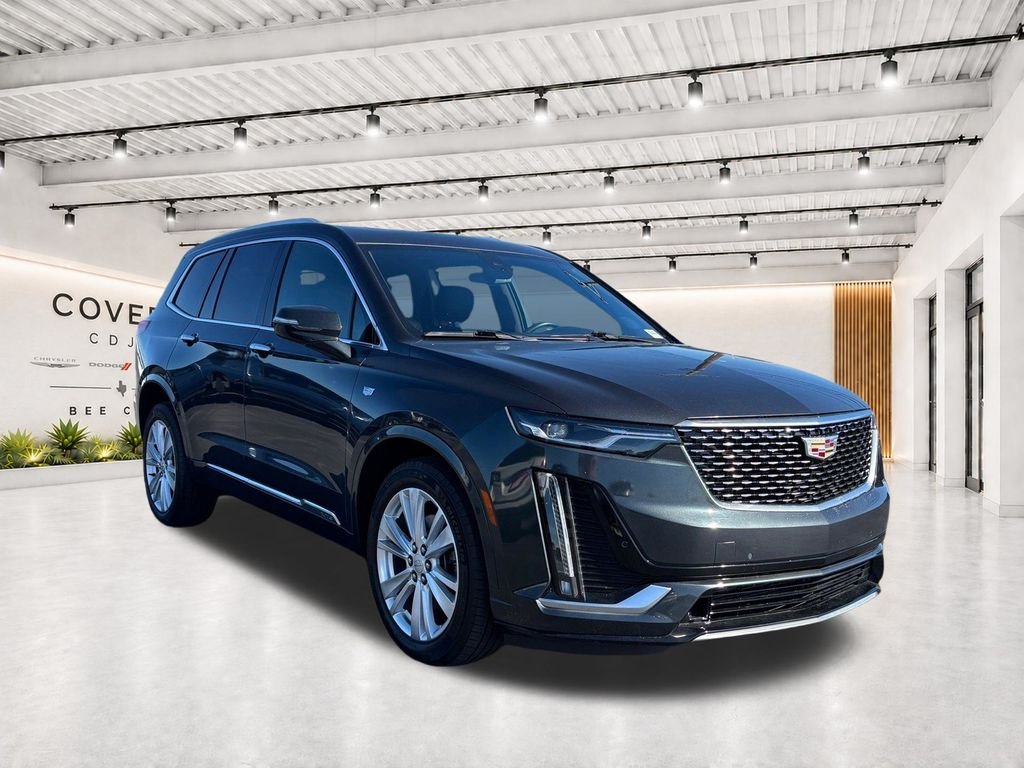 Used 2023  Cadillac Premium Luxury image 9