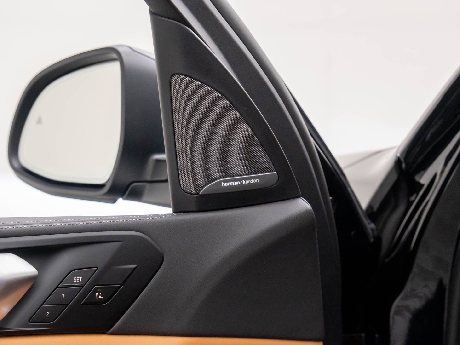 New 2026 Black Sapphire Metallic BMW xDrive40i image 15