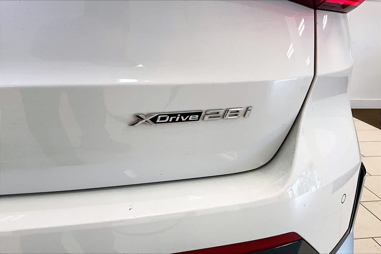 Certified Used 2025 Alpine White BMW xDrive28i image 9