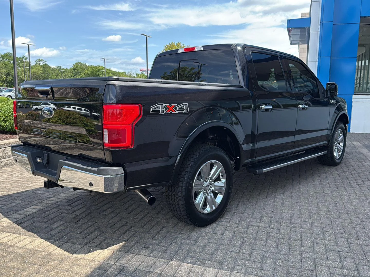 Used 2020 Agate Black Metallic Ford LARIAT image 5