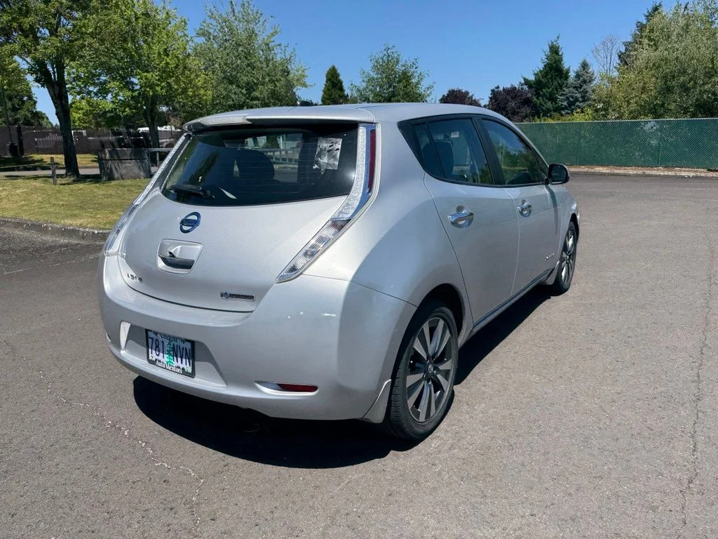 Used 2017 Brilliant Silver Nissan SV image 7