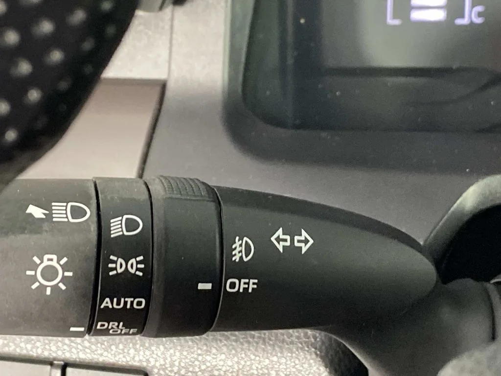 Used 2025 White Toyota SR5 image 18