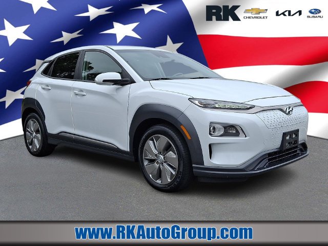 Used 2021 White Hyundai Limited image 1