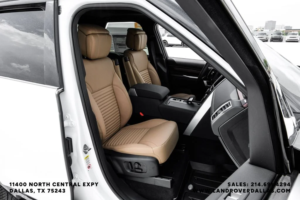 New 2026 Fuji White Land Rover Dynamic SE image 41