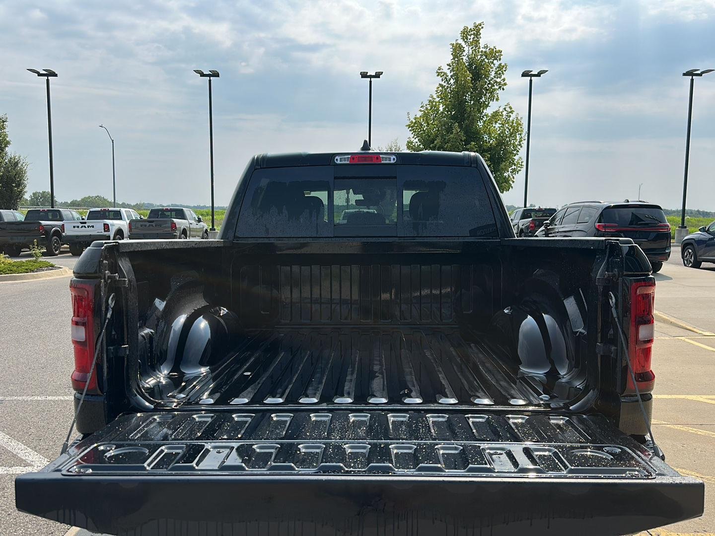 2026 RAM 1500 Express - Photo 4