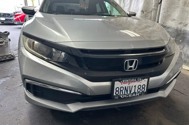 Certified Used 2020 Lunar Silver Metallic Honda LX image 3