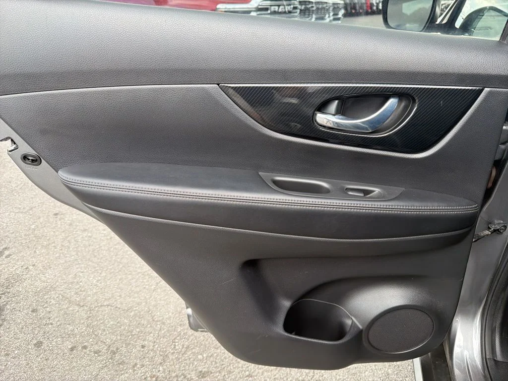 Used 2018 Gray Nissan SL image 15