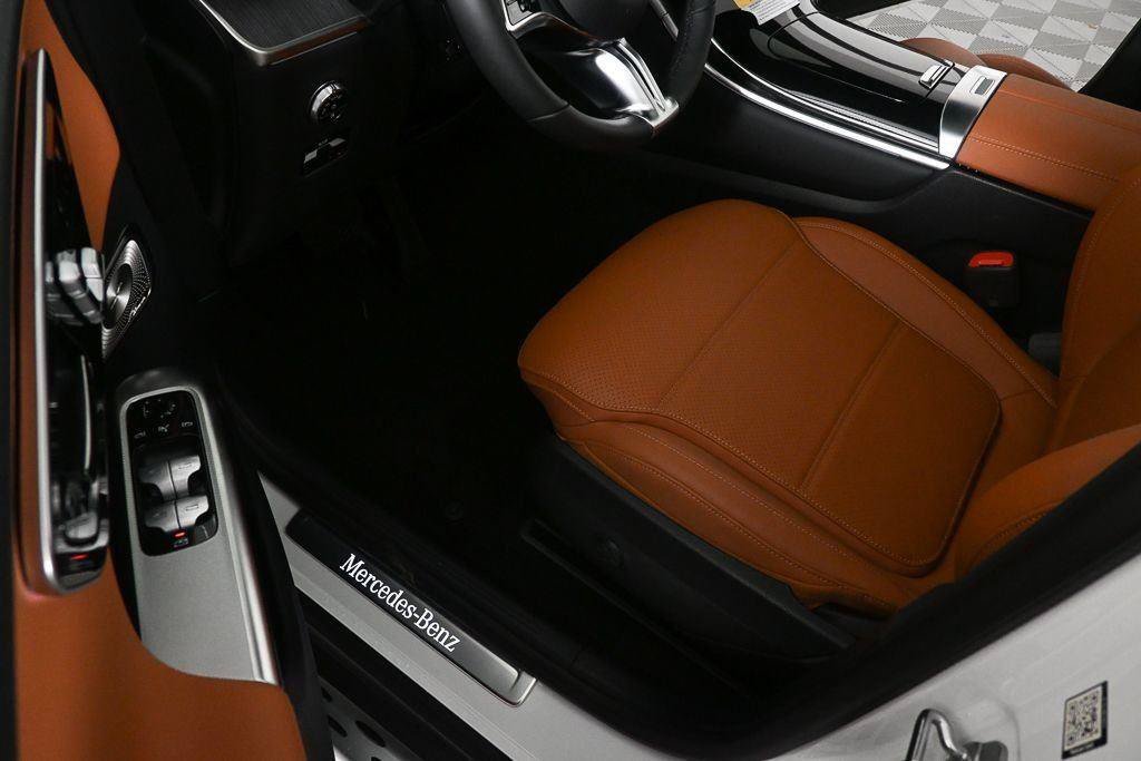 New 2026 Polar White Mercedes-Benz GLC 300 image 46