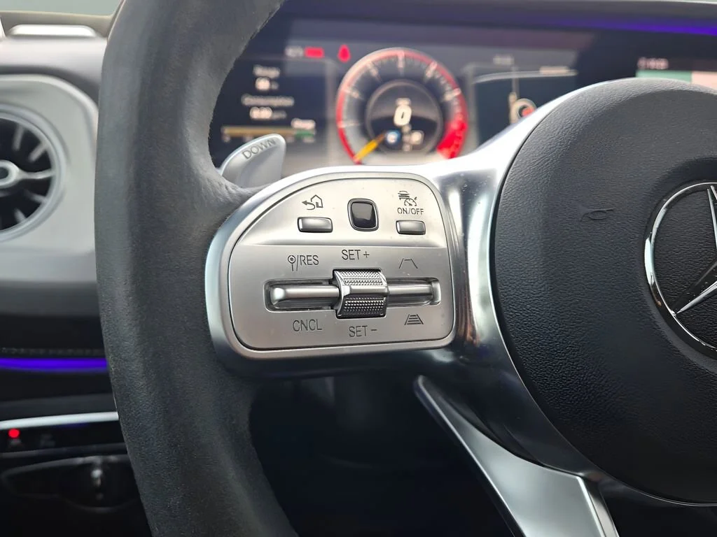 Used 2020 White Mercedes-Benz 4MATIC® image 32