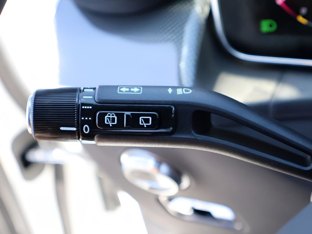 2025 Mercedes-Benz GLC AMG GLC43 - Photo 37