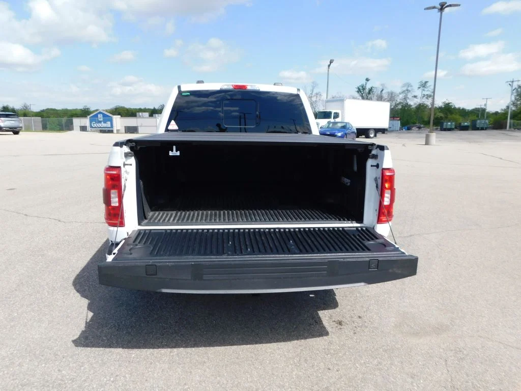 Used 2023 Oxford White Ford XLT image 9