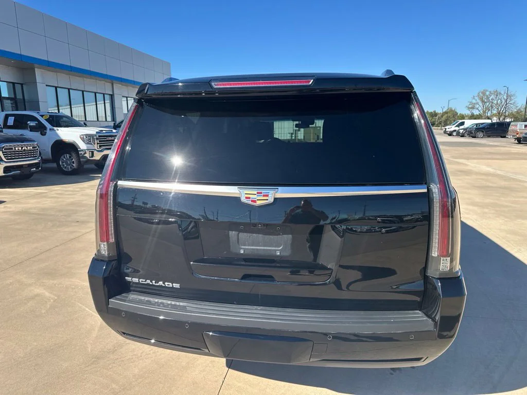 Used 2018 BLACK RAVEN Cadillac Luxury image 31