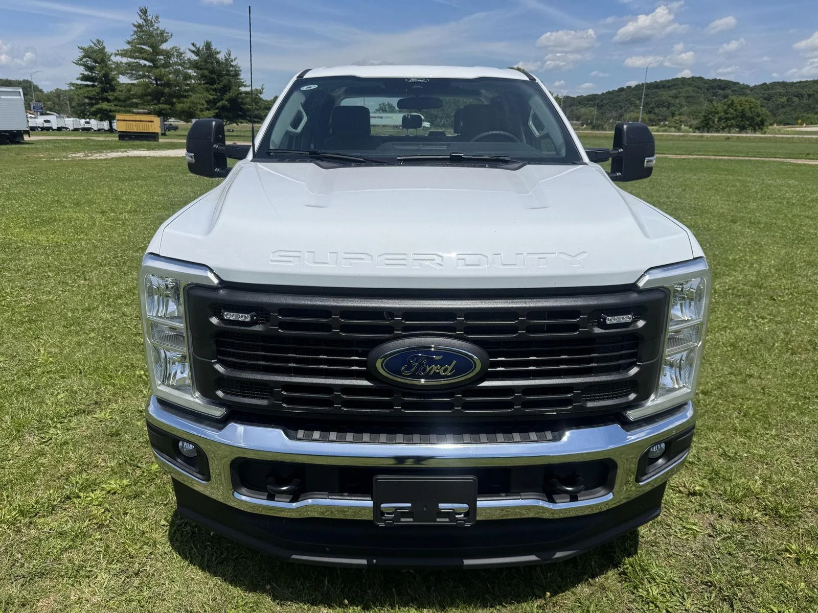New 2026 Oxford White Ford XL image 10
