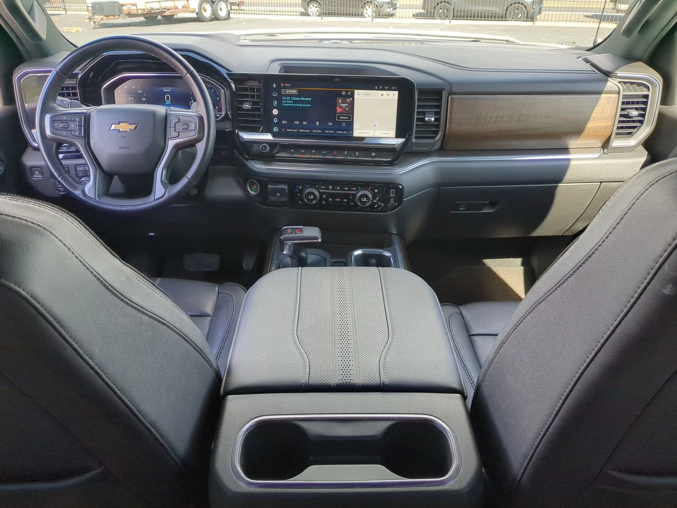 Used 2023 Iridescent Pearl Tricoat Chevrolet High Country image 29