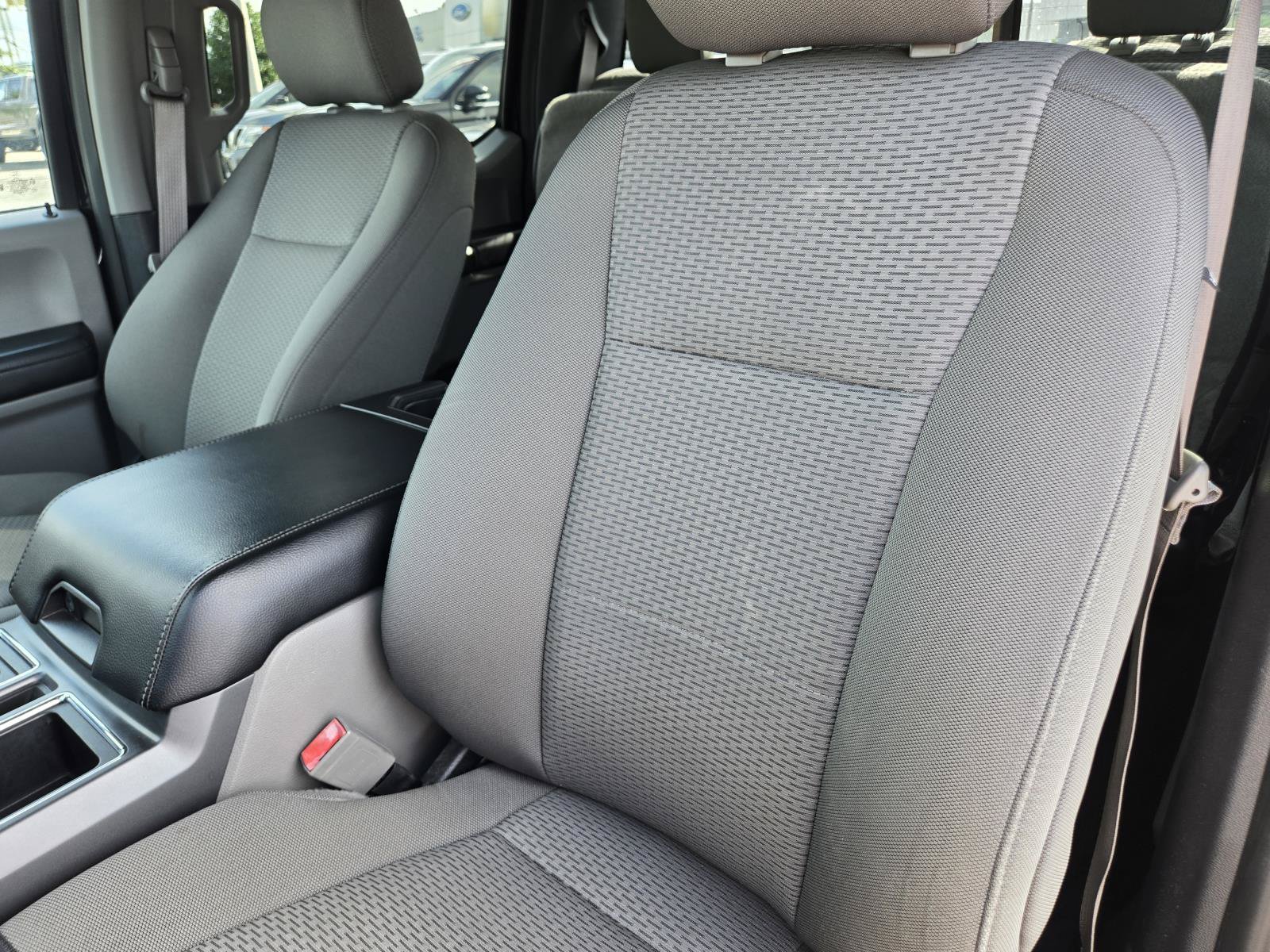 Used 2020 Black Ford XLT image 17
