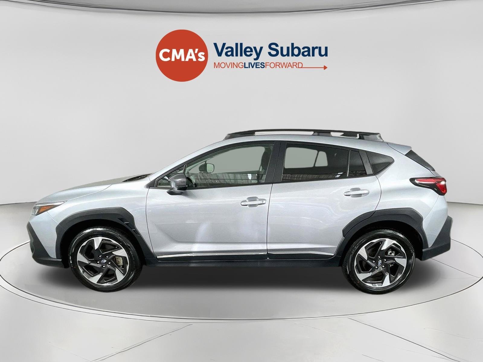 Used 2025 Ice Silver Metallic Subaru Limited image 2