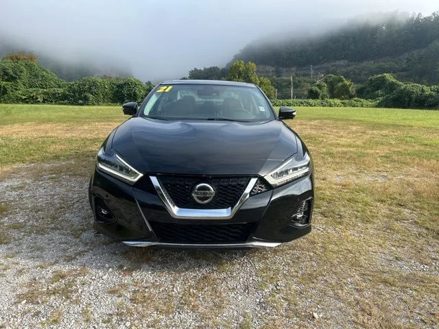 Used 2021 Black Nissan 3.5 SL image 2