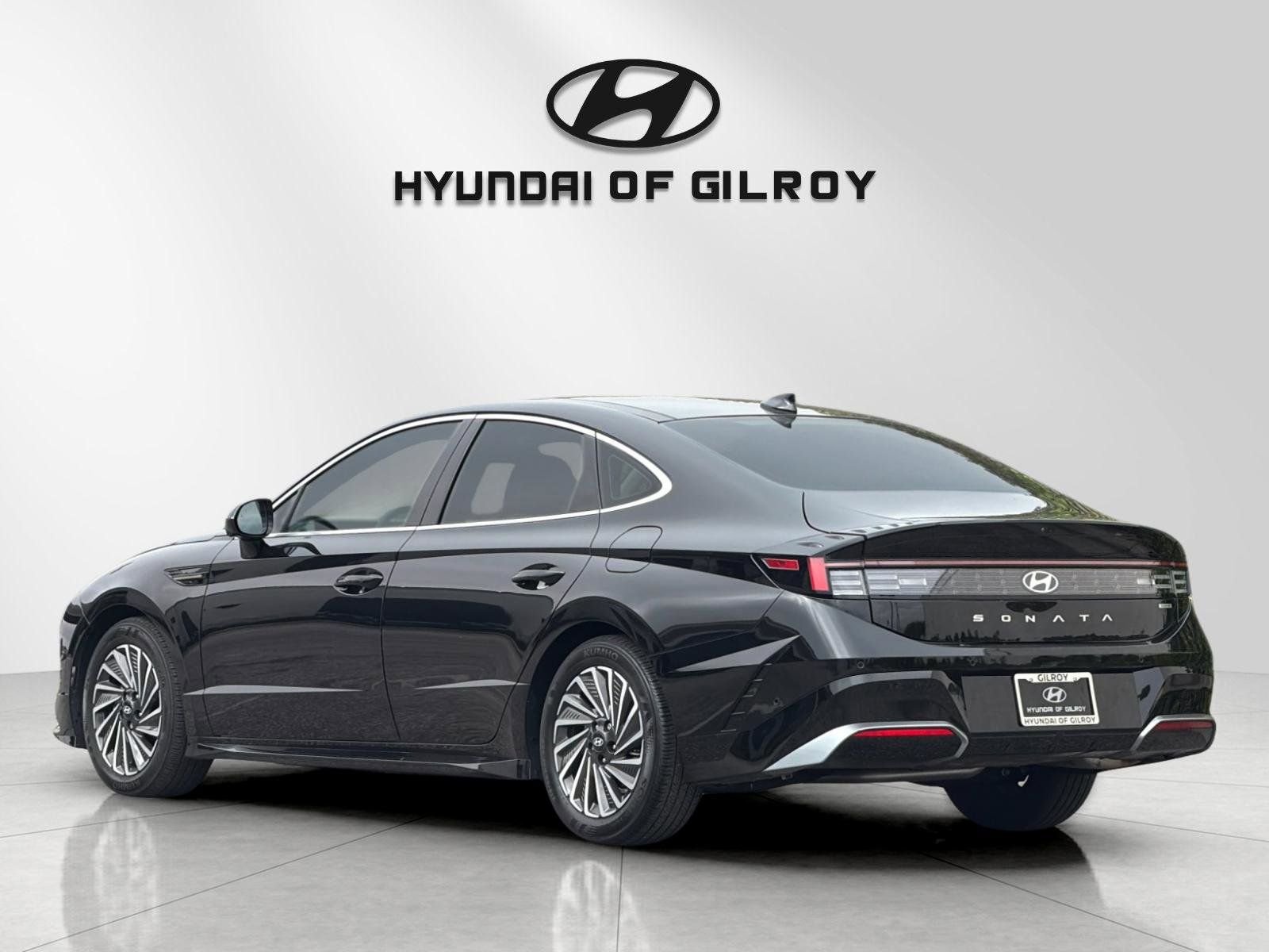 Used 2024 Black Hyundai Limited image 3