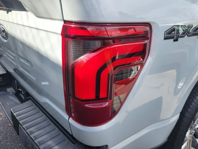 Used 2025 White Ford Lariat image 10