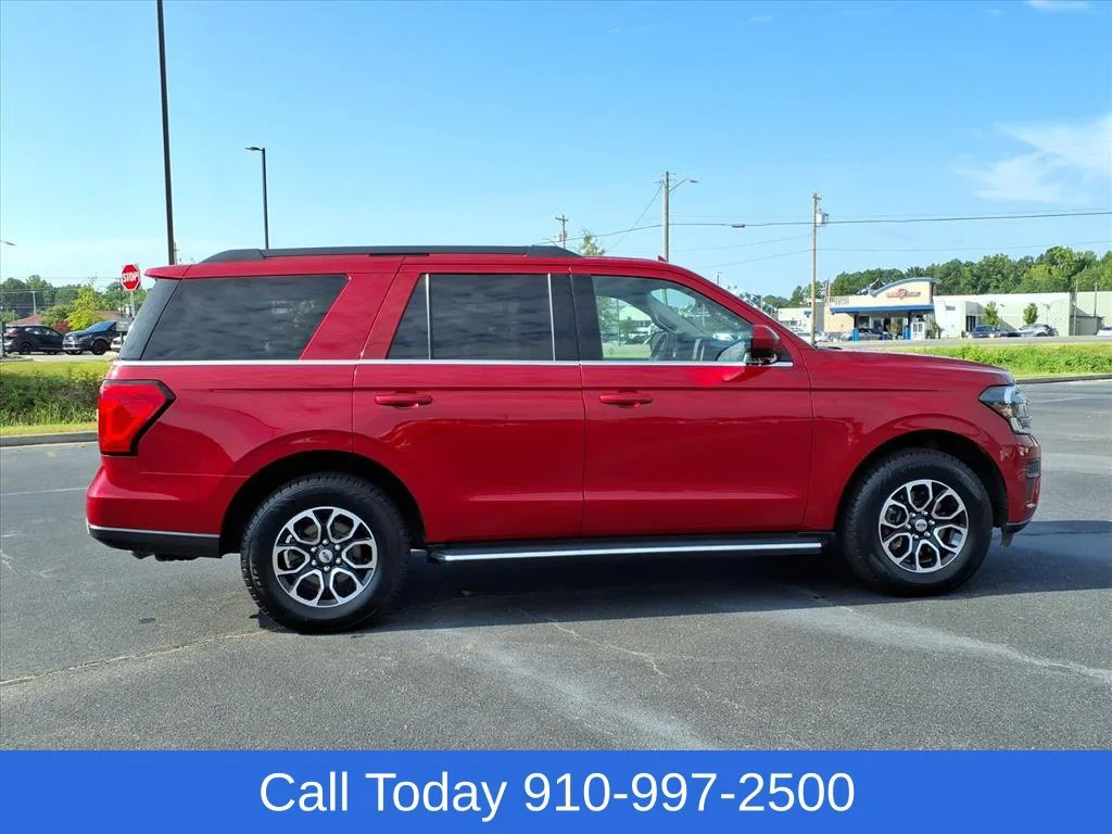 Used 2022 Red Ford XLT image 4