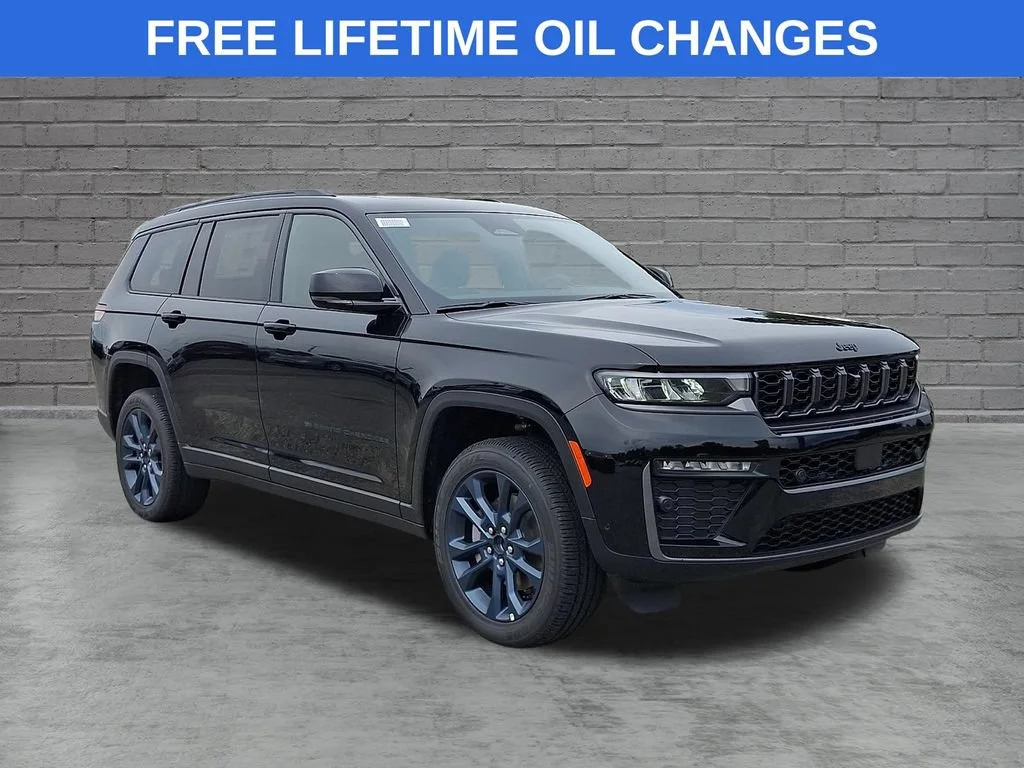 New 2026 Diamond Black Crystal Pearlcoat Jeep 85th Anniversary Edition image 1