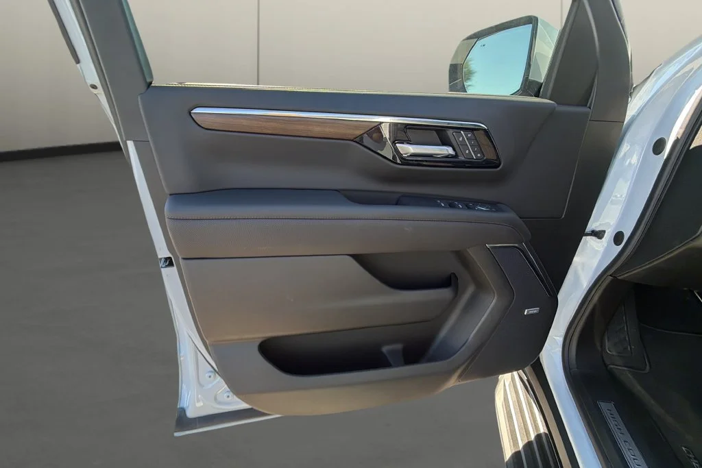 New 2026 Polar White Tricoat Chevrolet High Country image 14