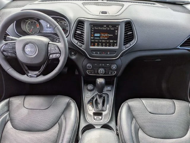 Used 2023 White Jeep Altitude image 16