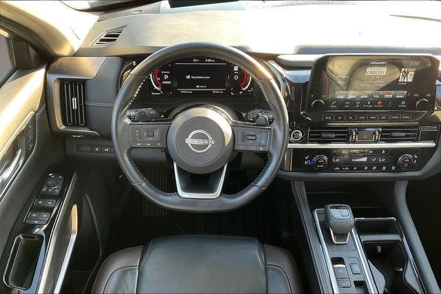 Used 2023 Gray Nissan Platinum image 5