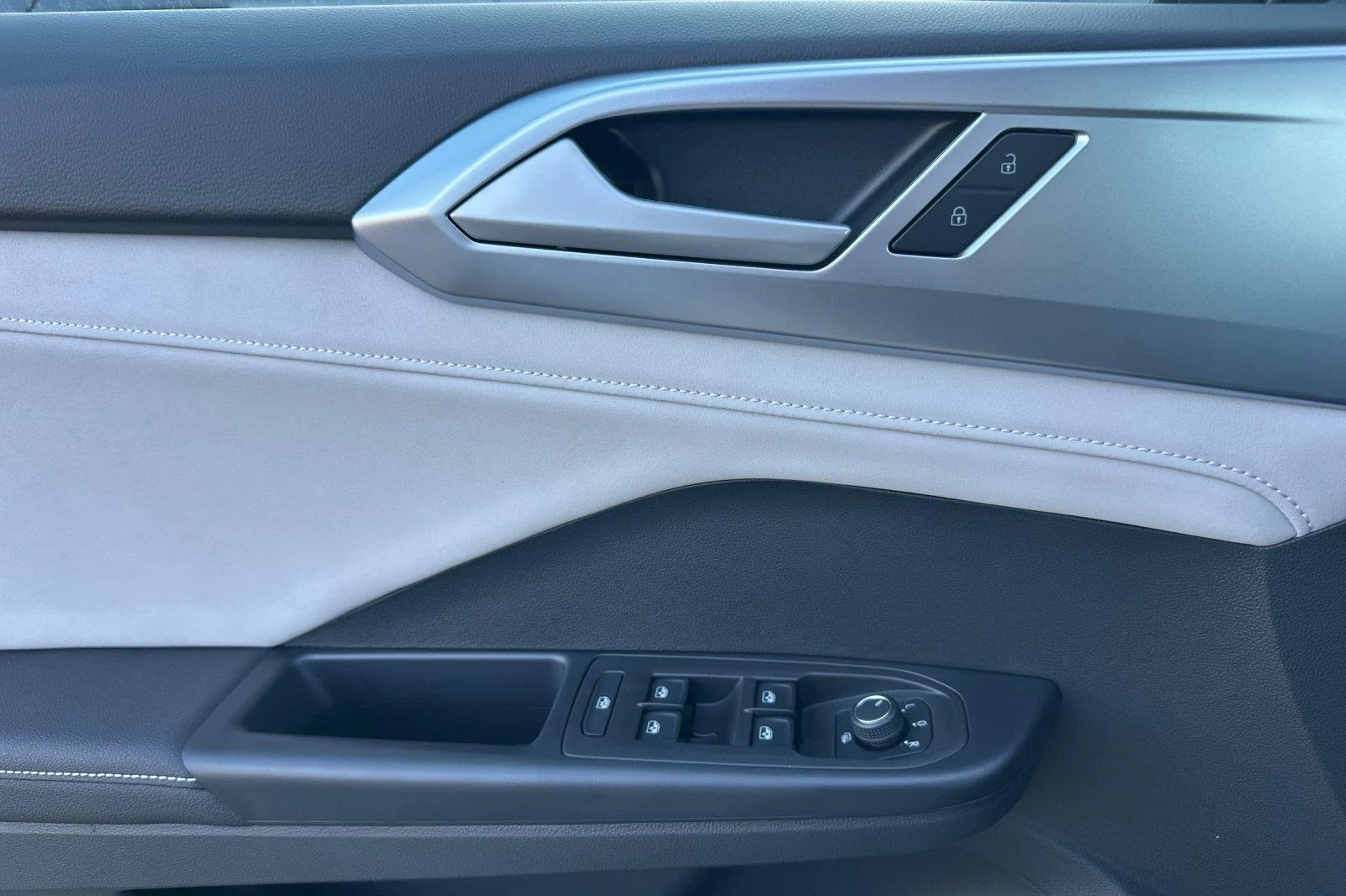 New 2026 Monument Gray Volkswagen SE image 11