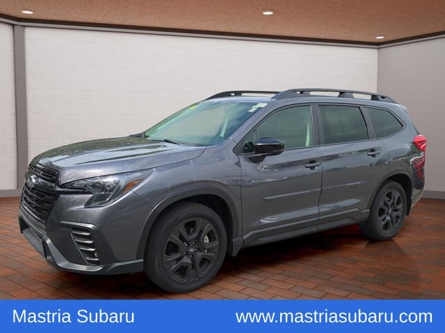 Used 2025 Gray Subaru Onyx Edition Touring image 3