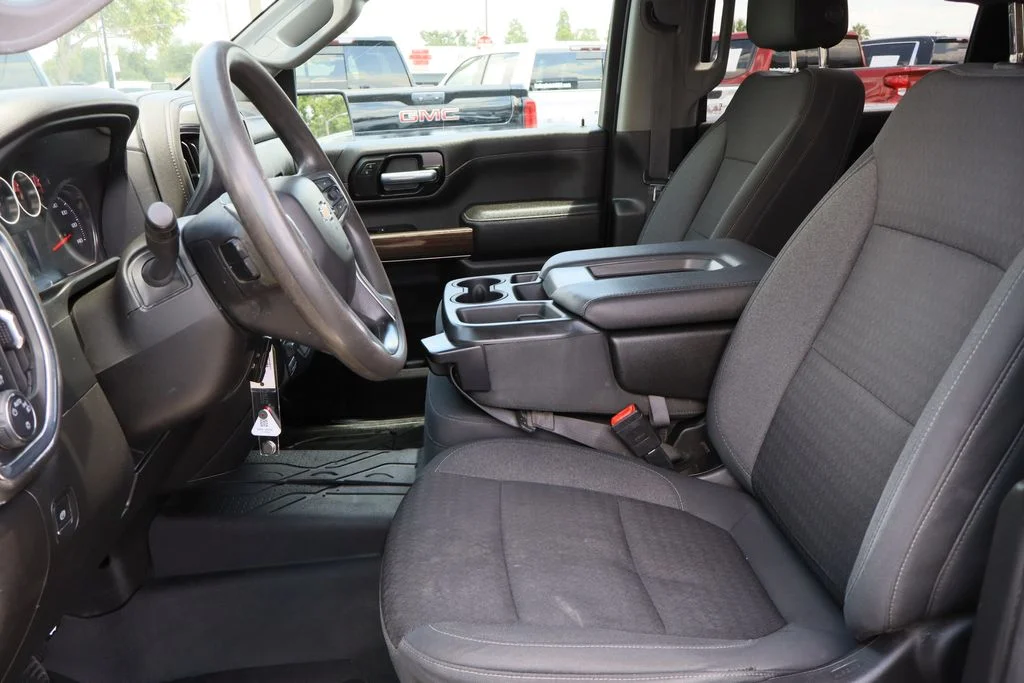 Used 2022 White Chevrolet LT image 22