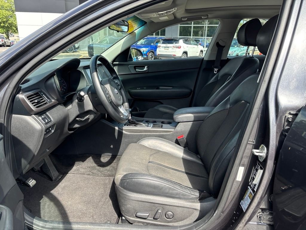 Used 2018 Gray Kia S image 14