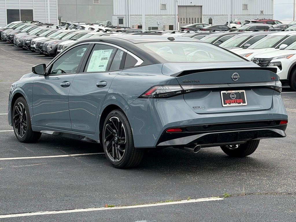 New 2026 Atlantic Gray Metallic / Super Black Two-tone Nissan SR image 6