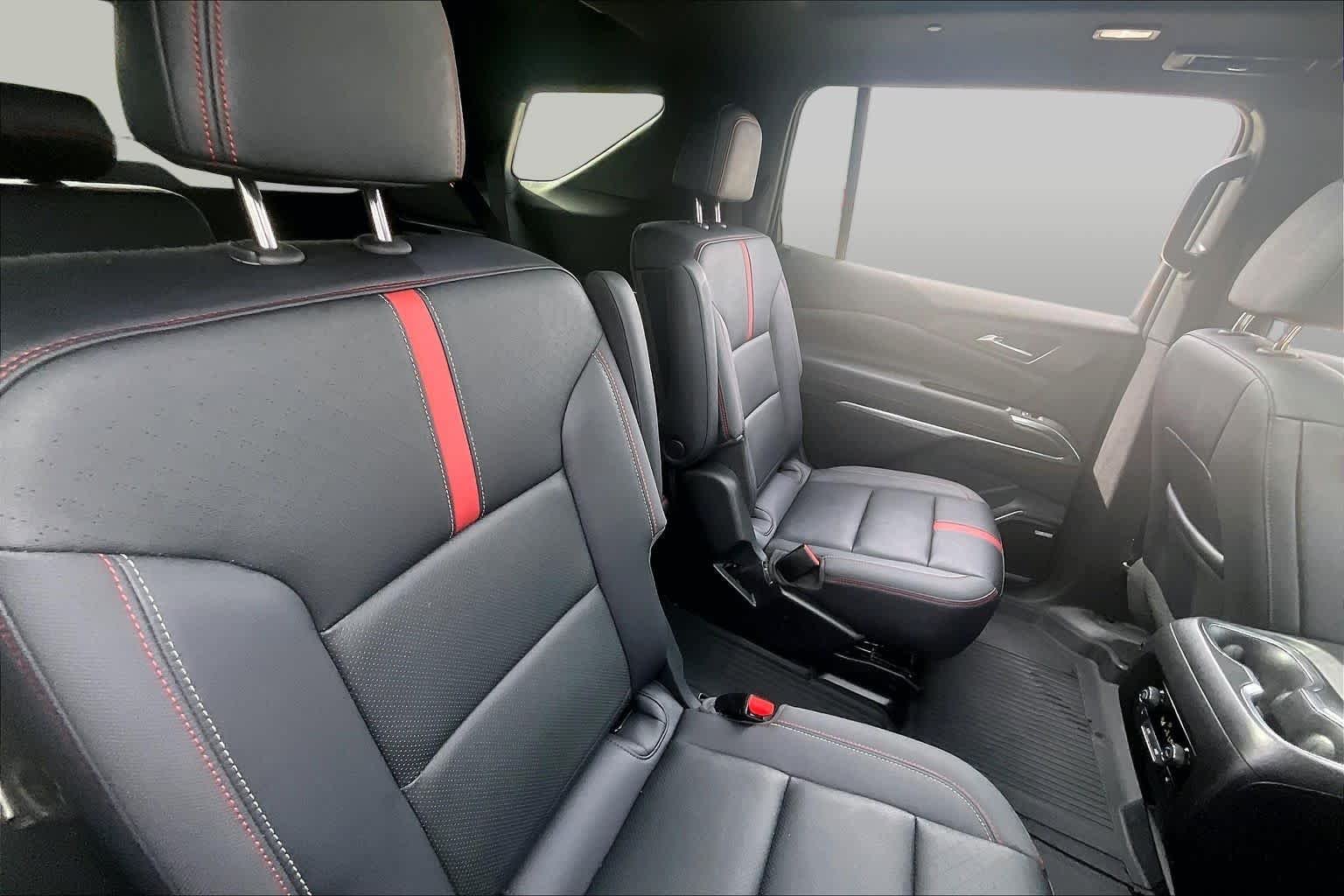 Used 2025 Mosaic Black Metallic Chevrolet FWD RS image 18