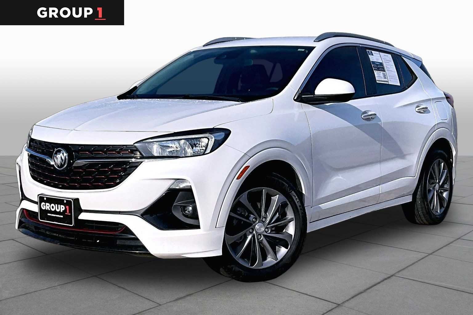 Used 2022 WHITE FROST TRICOAT Buick Select image 1