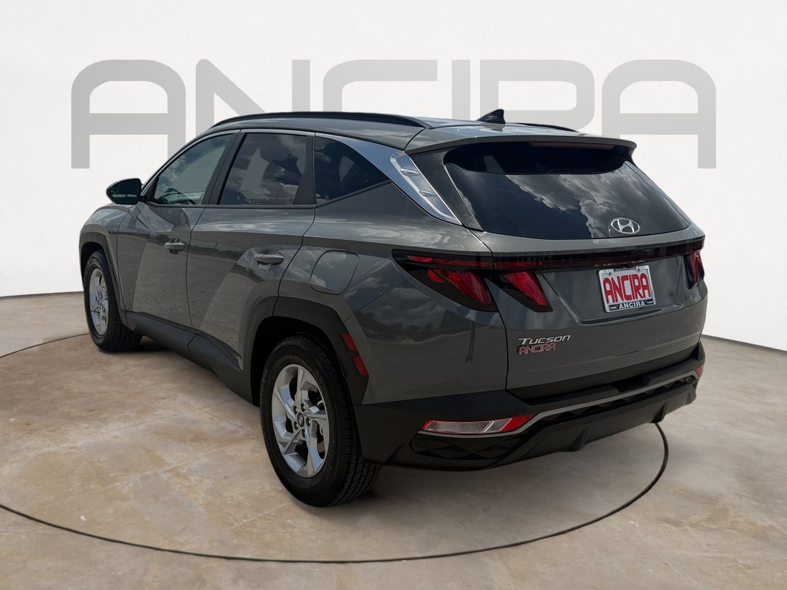 Used 2024 Hampton Gray Hyundai SEL image 8