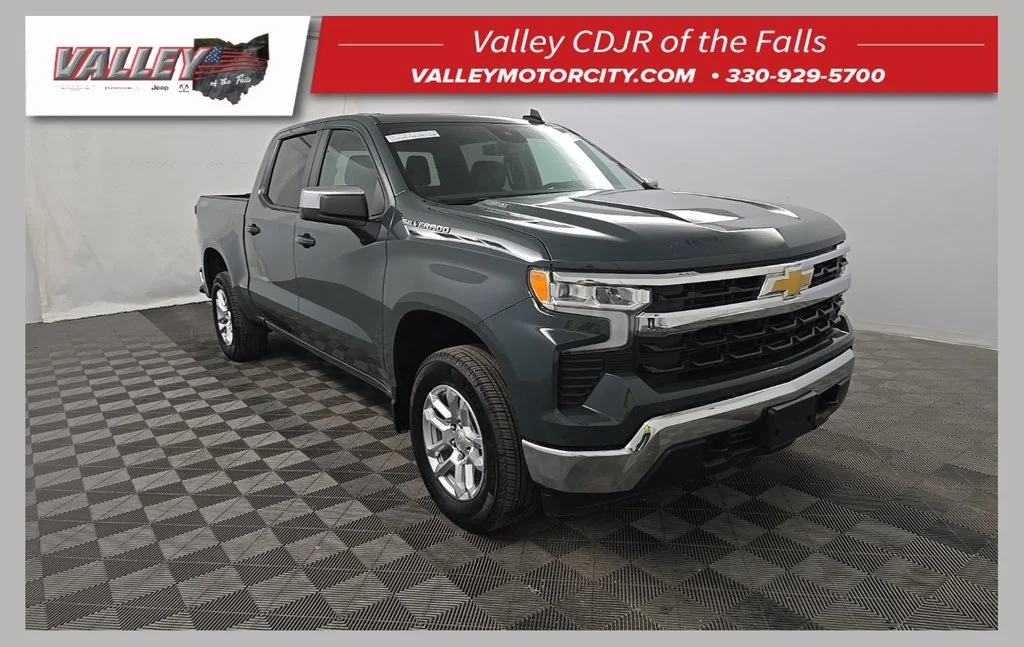 Used 2025 Gray Chevrolet LT image 1