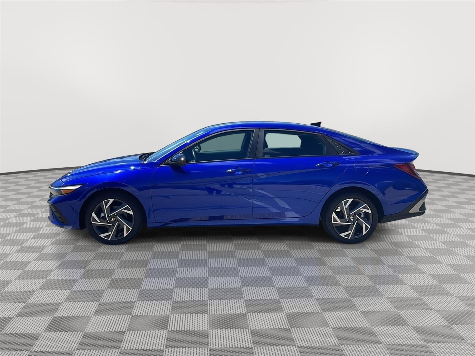 Used 2025 Intense Blue Hyundai SEL Sport image 9
