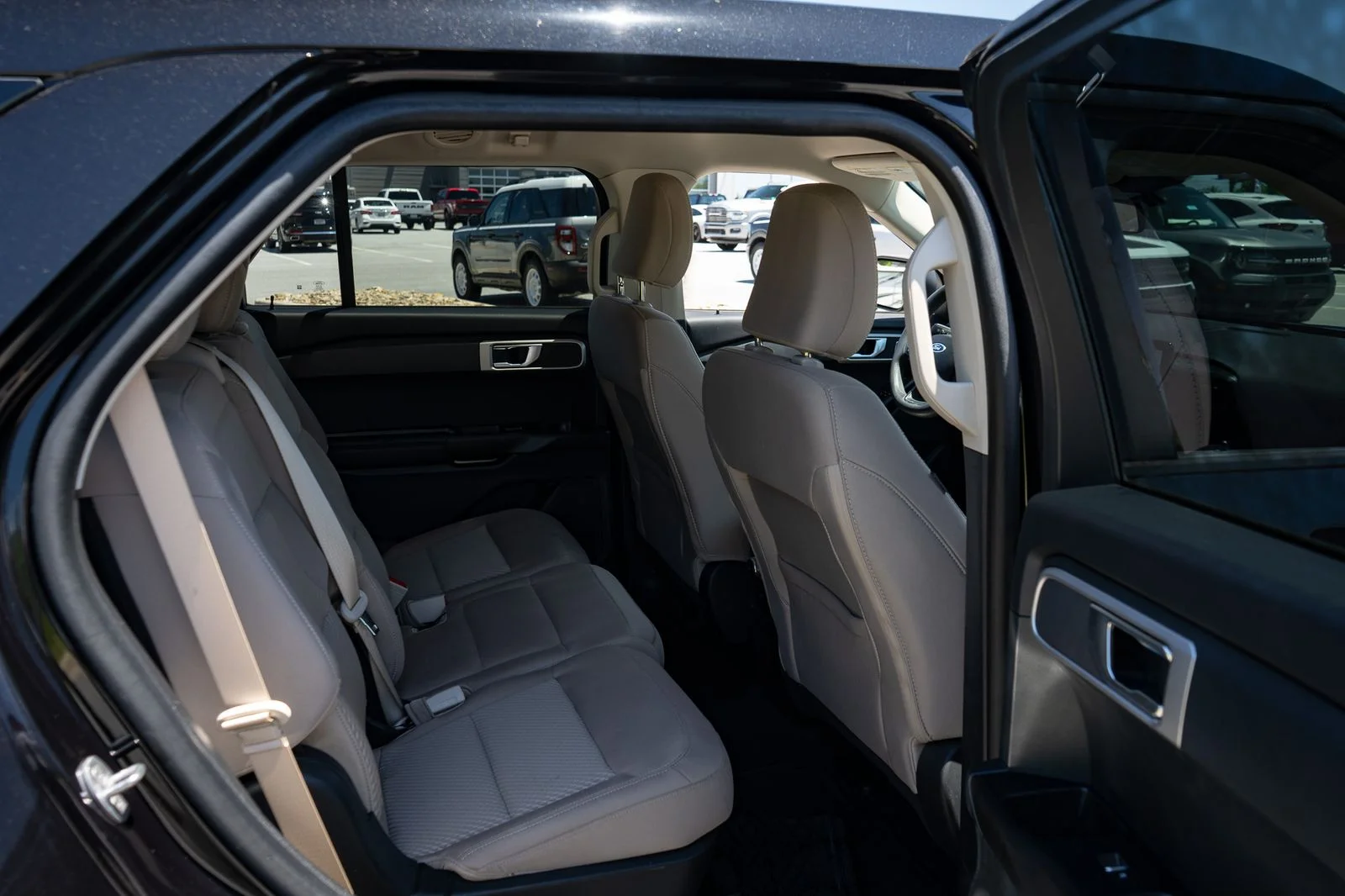 Used 2021 Black Metallic Ford Base image 21