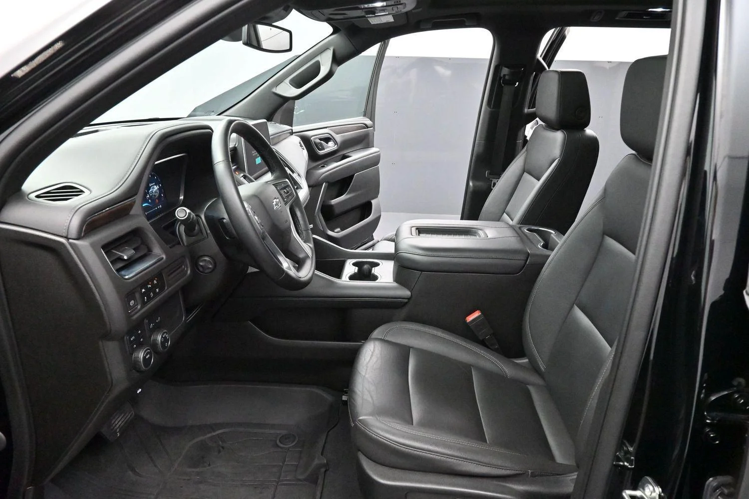 Used 2023 Black Chevrolet Z71 image 12