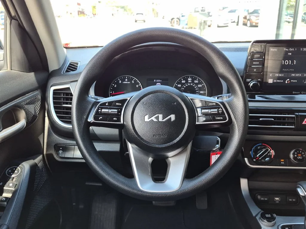 Used 2023 Black Kia LX image 12