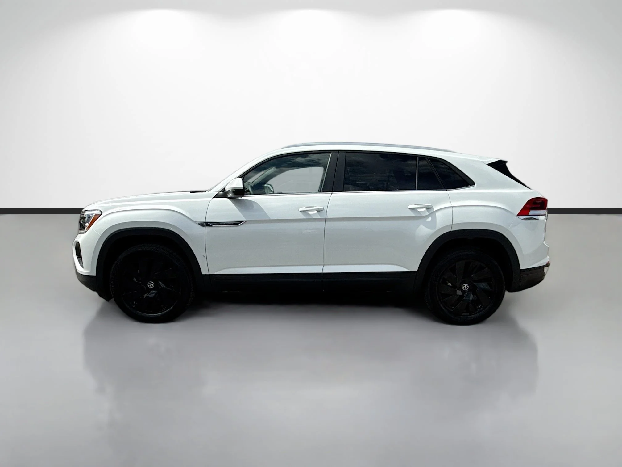 New 2026 White Pearl Volkswagen 2.0T SE w/Technology image 6