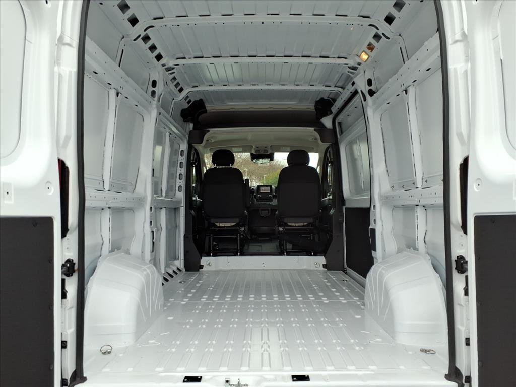 New 2026 Bright White Clearcoat RAM Tradesman image 23