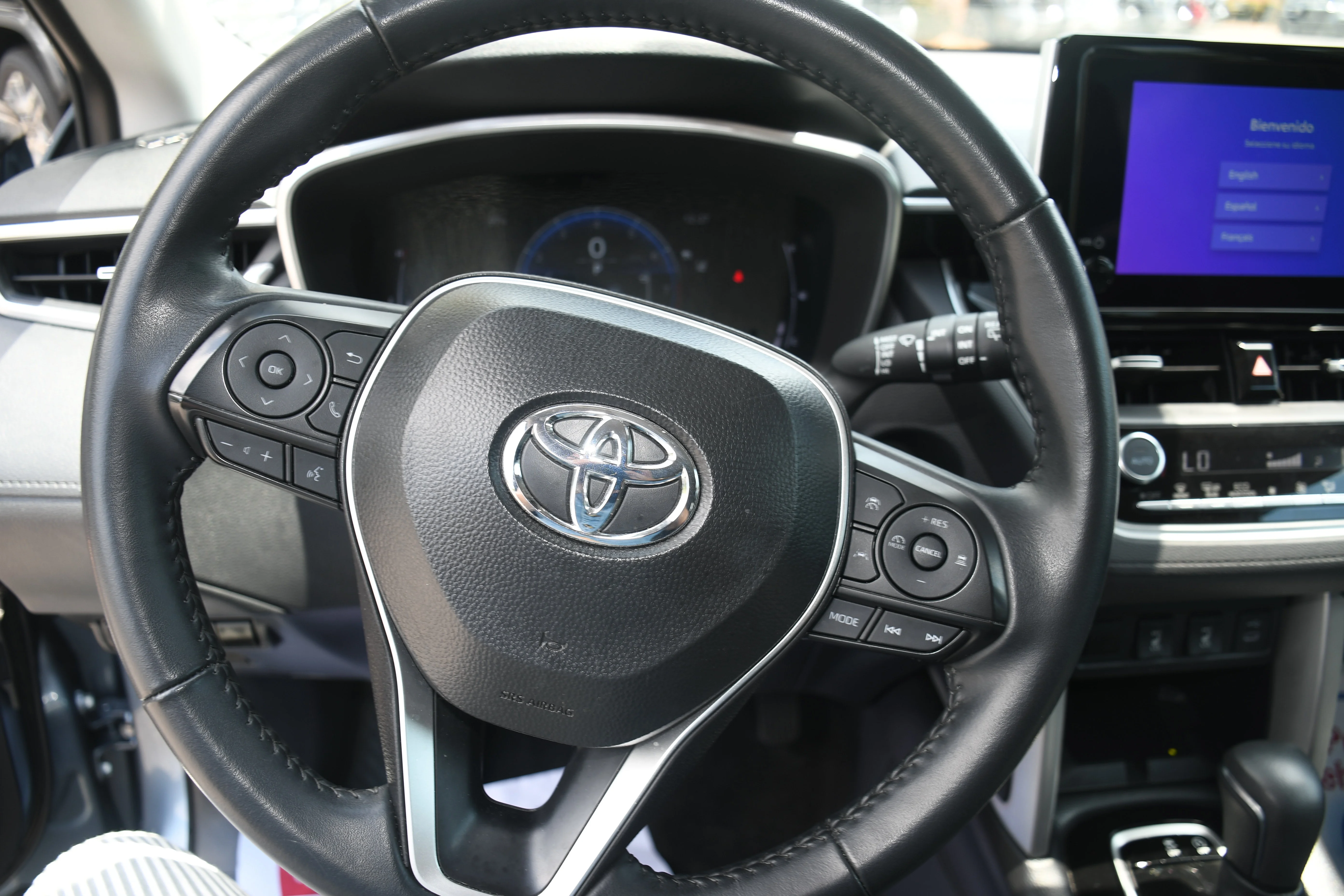 Certified Used 2025  Toyota XLE image 12