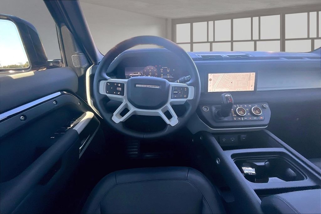Used 2024 Santorini Black Metallic Land Rover S image 5