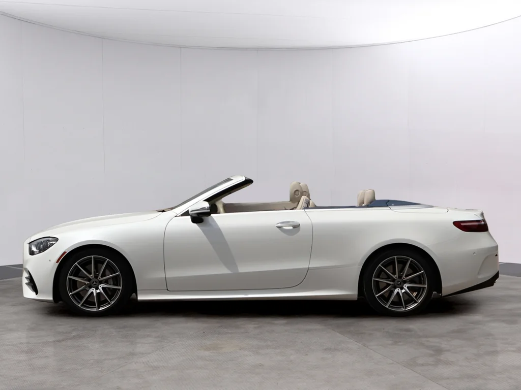 Used 2023 MANUFAKTUR Moonlight White Mercedes-Benz E 450 image 4