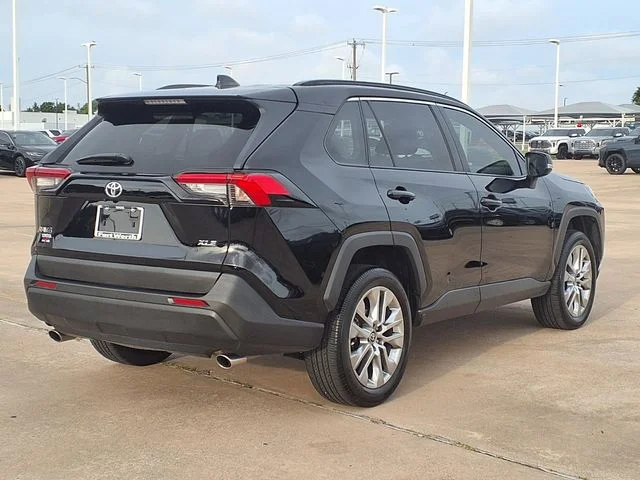 Used 2025 Black Toyota XLE Premium image 6