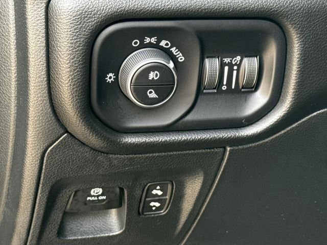 Used 2025 Silver Ram Laramie image 24