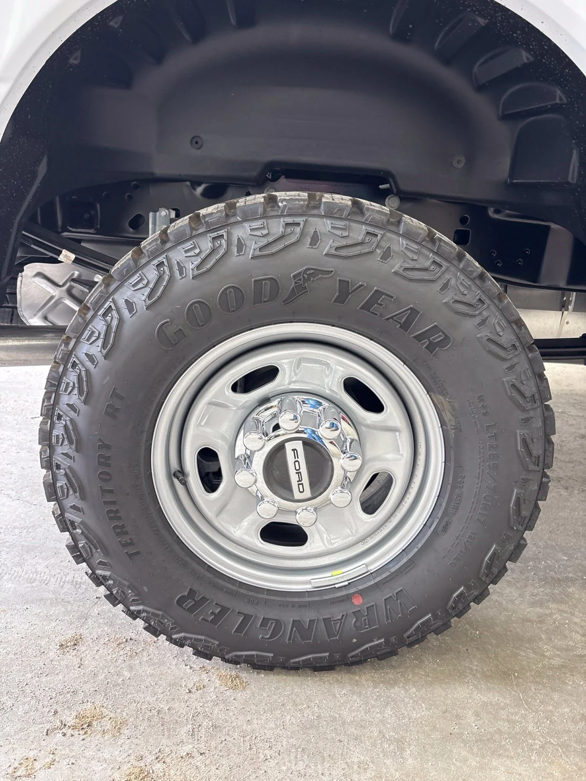 New 2027 Oxford White Ford F-250® XL image 21