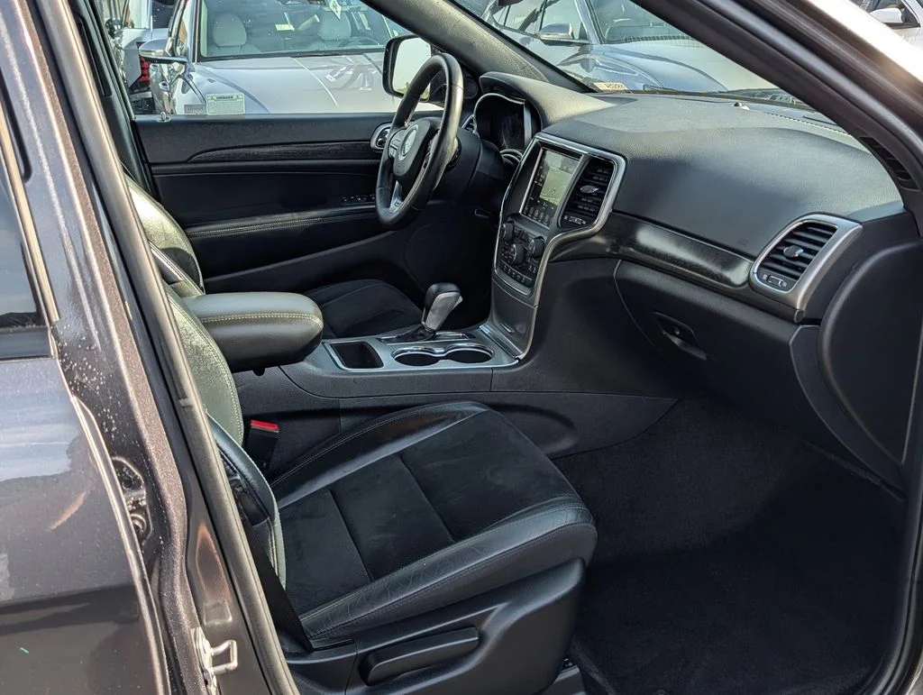 2018 Jeep Grand Cherokee Altitude - Photo 9